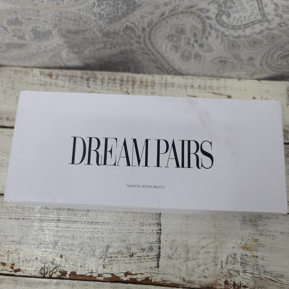 Dream Pairs classic suede flat Size 9 minimalist office career